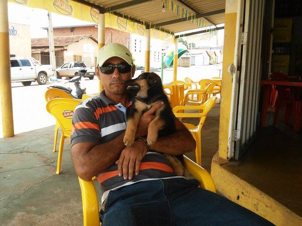 "Eu sou muito apegado a Hana, desque que era um filhotinho", diz Wyomar (Foto: Arquivo Pessoal)