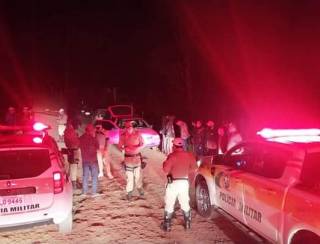 Polícia Militar Rodoviária e PM de Lebon Régis flagra festa clandestina. 