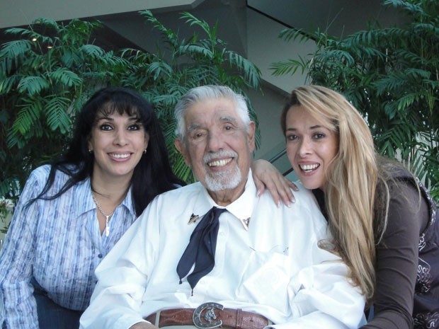 O ator mexicano Rubén Aguirre, conhecido como o Professor Girafales da série 'Chaves', durante visita ao Peru em 2011 (Foto: Divulgação)