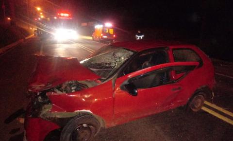 Veículo colide em barranco em Santa Cecília 