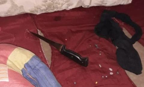 Homem é encontrado no interior de Fraiburgo em óbito, com perfurações de arma branca e coberto com cobertores