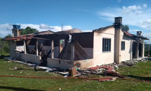 Incêndio atinge residência em Fraiburgo