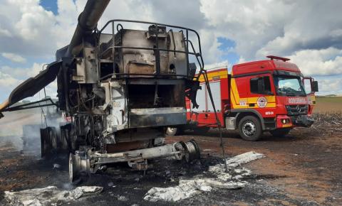 Incêndio destrói máquina colheitadeira e plantação em Campos Novos