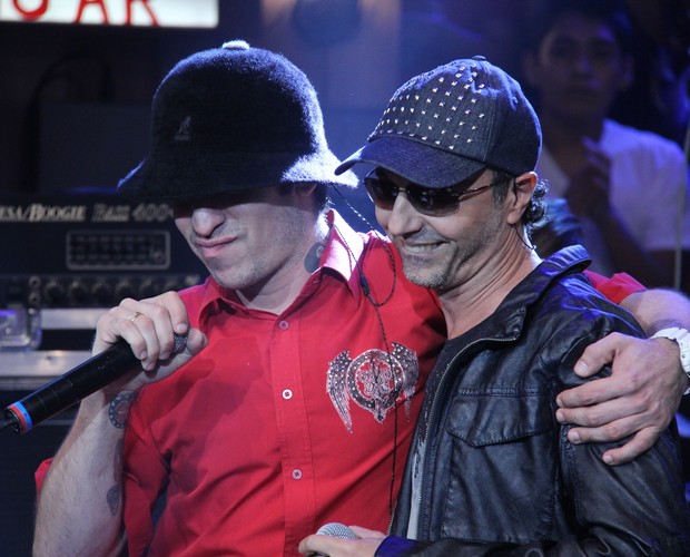 Zeca Baleiro participa do Altas Horas e fala de Chorão (Foto: Altas Horas / TV Globo)