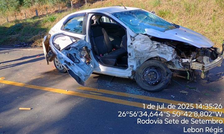 Acidente Frontal em Lebon Régis Deixa Três Feridos na SC-355