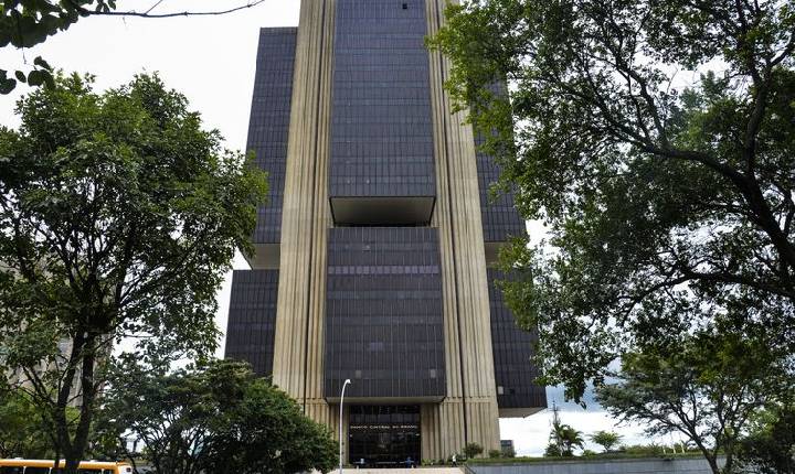 BC mantém juros básicos em 15% ao ano pela terceira vez seguida