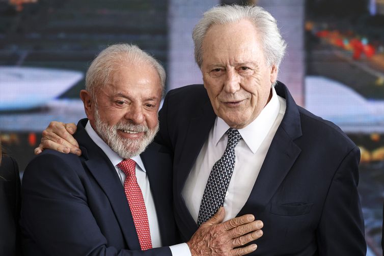 Lewandowski diz que crimes contra o Estado são impassíveis de anistia